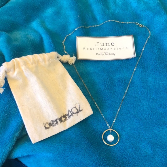 Bench492 faux pearl necklace - Picture 2 of 3